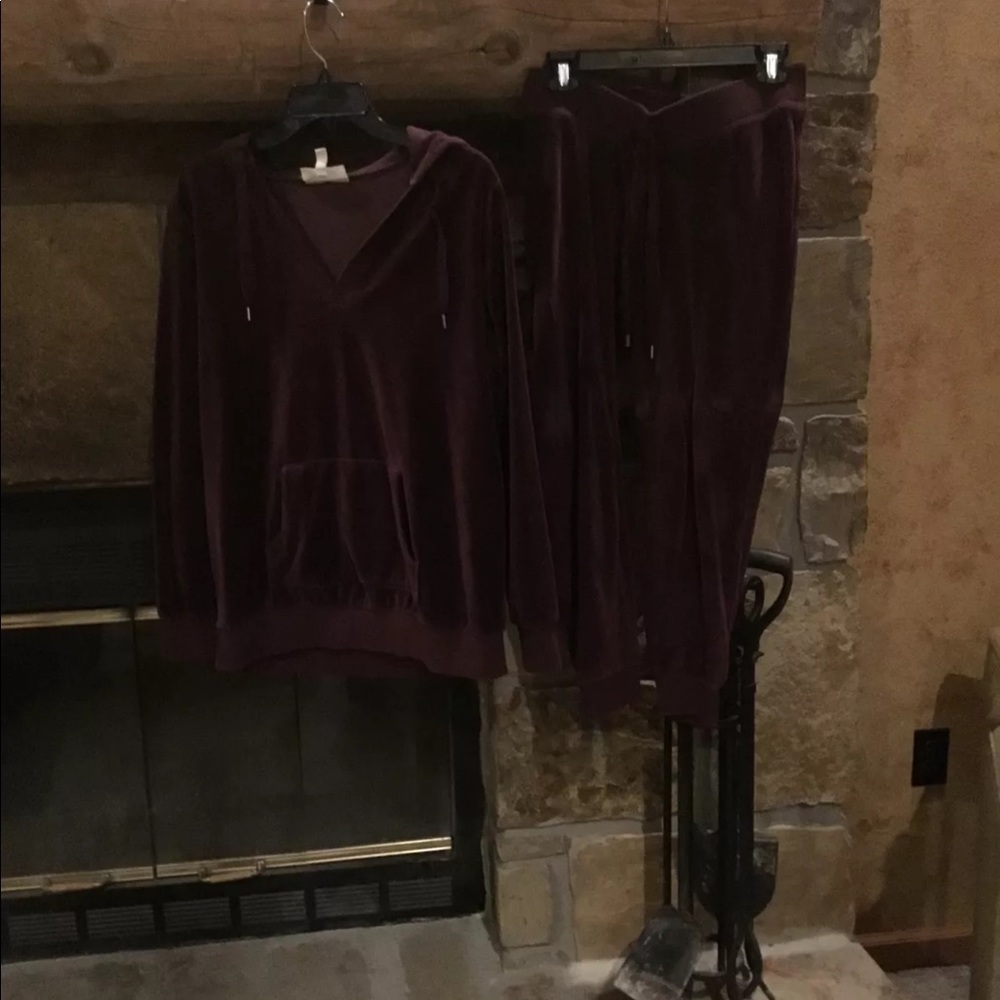 Jessica Simpson maternity tracksuit